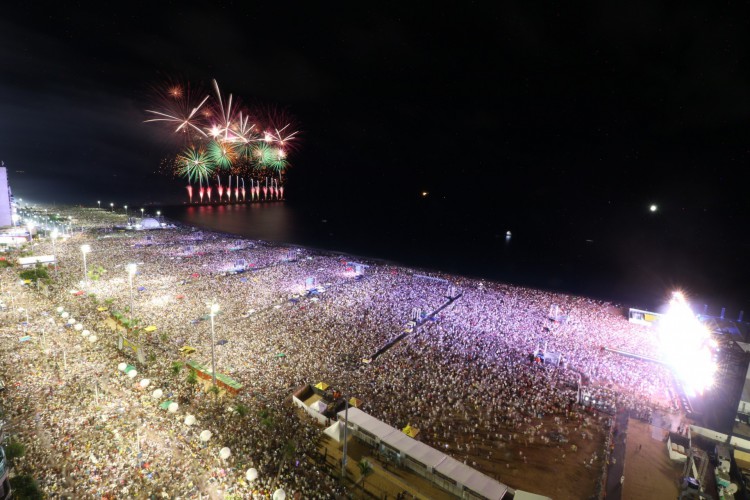 Última festa pública de Réveillon em Fortaleza aconteceu na virada do ano 2019 para 2020