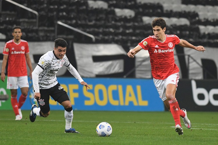 Internacional x Corinthians pelo Brasileirão 2021 é um dos destaques dos jogos de hoje, 24.