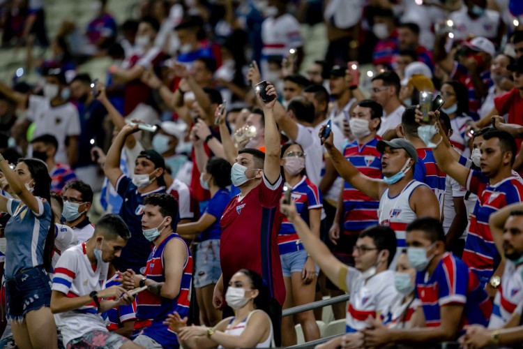 Torcida do Fortaleza na Arena Castelão