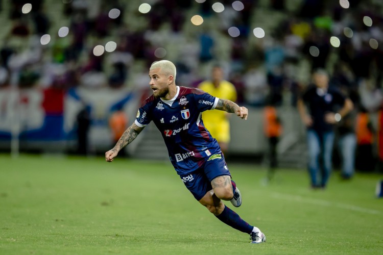 FORTALEZA, CE, BRASIL, 23-10.2021: Lucas Lima. Fortaleza x Athletico Paranaense, na Aerna Castelão pe lo Campeonato Brasileiro. em epoca de COVID-19. (Foto:Aurelio Alves/ Jornal O POVO)