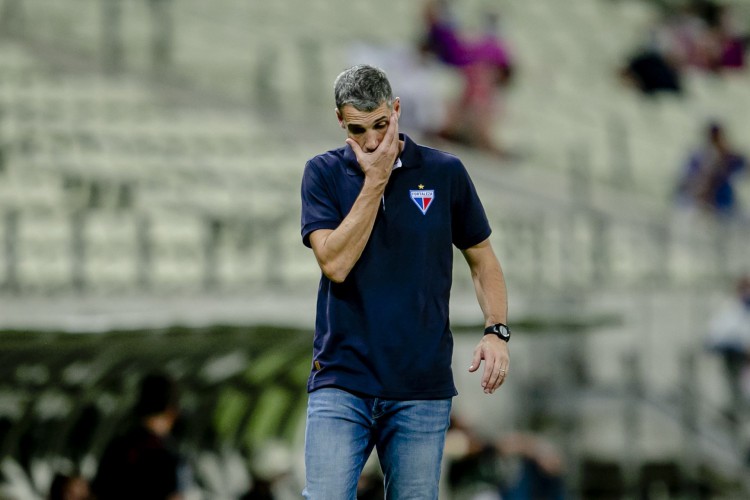 FORTALEZA, CE, BRASIL, 23-10.2021: Juan Pablo Vojvoda. Fortaleza x Athletico Paranaense, na Aerna Castelão pe lo Campeonato Brasileiro. em epoca de COVID-19. (Foto:Aurelio Alves/ Jornal O POVO)