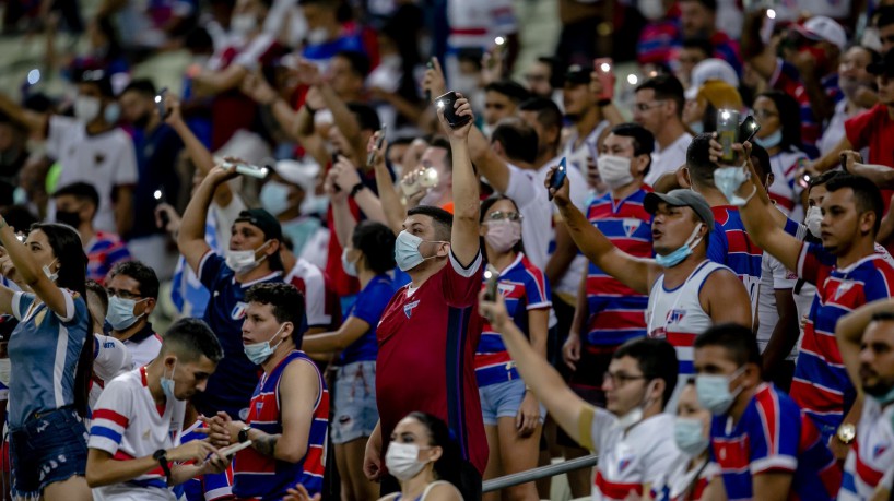 Torcida do Fortaleza na Arena Castelão