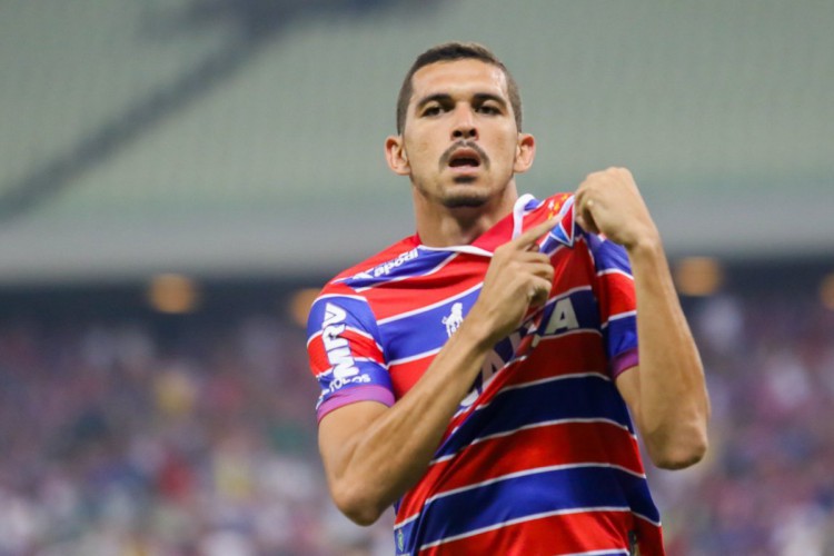 Bruno Melo completou 200 jogos com a camisa do Fortaleza diante do Athletico-PR