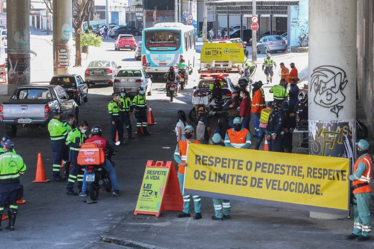 AMC realizou operação de fiscalização no último sábado, 23, no Conjunto Ceará