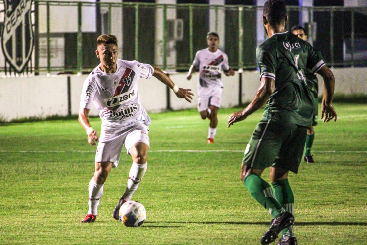 Floresta e Ferroviário se enfrentaram no estádio Carlos de Alencar Pinto, em jogo válido pela terceira fase das Eliminatórias da Copa do Nordeste 2022