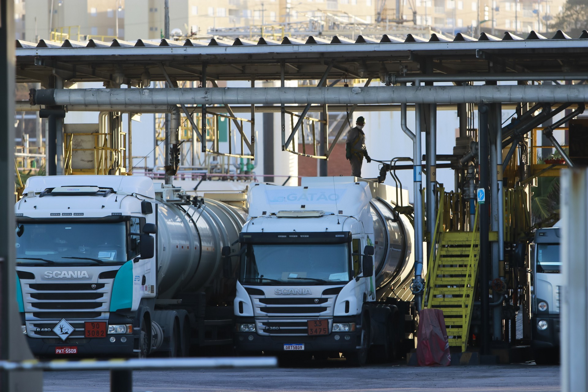 Coema aprova tancagem de combustíveis do Porto do Pecém. (Foto: FCO FONTENELE)