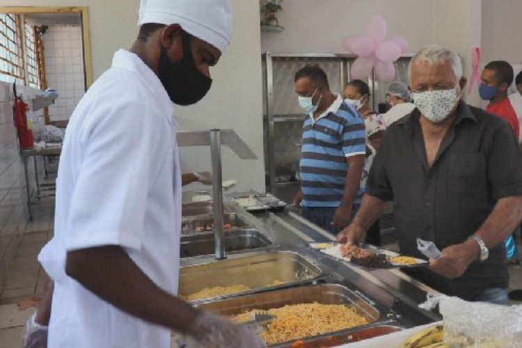 Restaurante Popular do Crato voltou a receber os usuários de forma presencial no último dia 18 de outubro