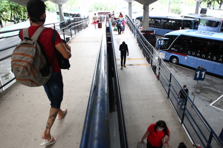 Cerca de 27 mil passageiros devem passar nas rodoviárias de Fortaleza durante o feriado da Proclamação da República. Balanço é da Arce