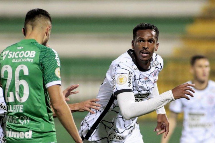 Corinthians e Chapecoense disputam confronto hoje, segunda, 1° de novembro (1°/11) pela Série A do Brasileirão; confira onde assistir ao vivo ao jogo, horário, provável escalação e demais informações 