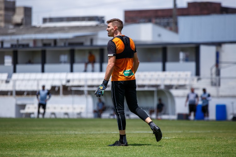 Goleiro João Ricardo será titular do duelo entre Ceará e Cuiabá hoje, domingo, 7 de novembro (7/11) pela Série A do Brasileirão; confira onde assistir ao vivo ao jogo, horário, provável escalação e demais informações 