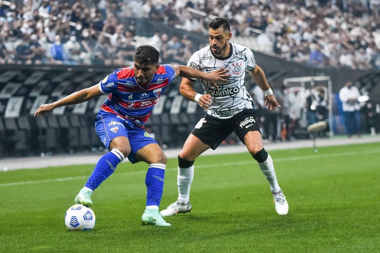 Corinthians e Fortaleza se enfrentam pelo Brasileirão Série A 2022 hoje, 30; onde assistir ao vivo e horário do jogo.  