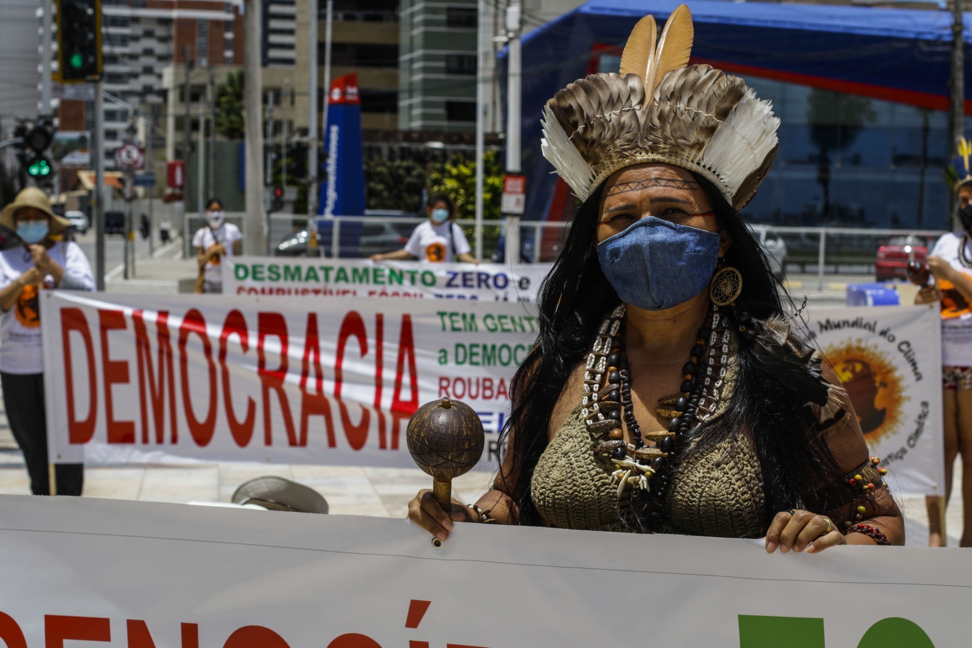 FORTALEZA, CE, BRASIL, 06.11.2021: Ato na praia de iracema pede Justiça Climática e critica a COP26. Tania representante do povo Tremembé. (Thais Mesquita/OPOVO) (Foto: Thais Mesquita)