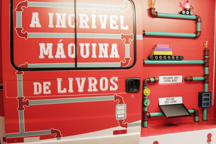 Projeto 'A Incrível Máquina de Livros' estará em Fortaleza até quarta-feira, 10 de novembro