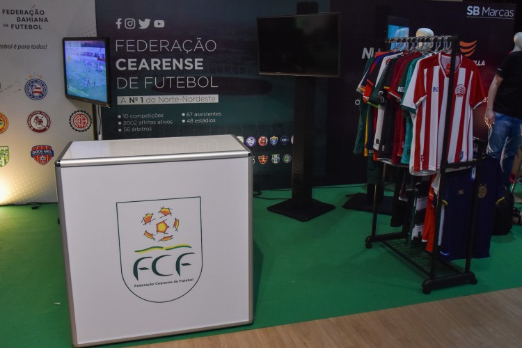 Estande da Federação Cearense de Futebol no evento Confut Nordeste, em Maceió