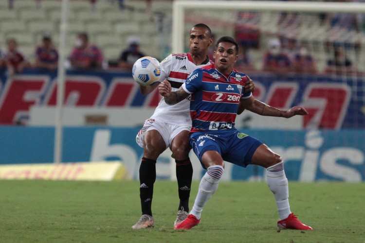 Fortaleza e São Paulo se enfrentam pela Série A do Brasileirão 2022 hoje, 8; onde assistir ao vivo aos jogos do dia e horário. 