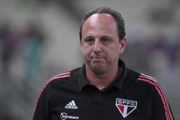 Técnico Rogério Ceni no jogo Fortaleza x São Paulo, na Arena Castelão, pelo Campeonato Brasileiro Série A