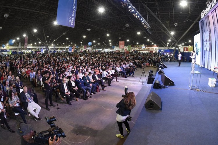 Campus Party Brasil 2021, a CPBR13, terá espaços presenciais e online; evento híbrido soma mais de 180 atividades em sete palcos principais, além de conferências paralelas e competições