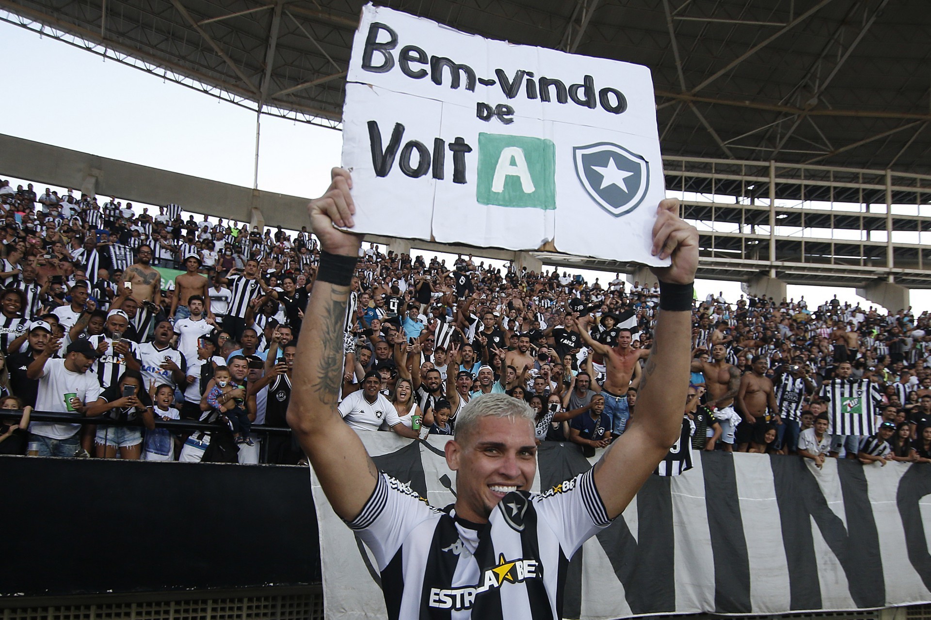 Botafogo vence Brasil de Pelotas e é campeão da Série B