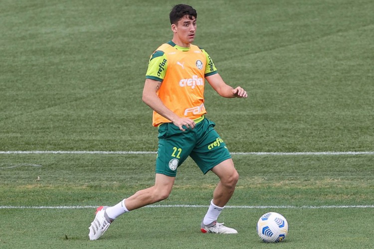 O jogador Joaquín Piquerez, da SE Palmeiras, durante treinamento, na Academia de Futebol