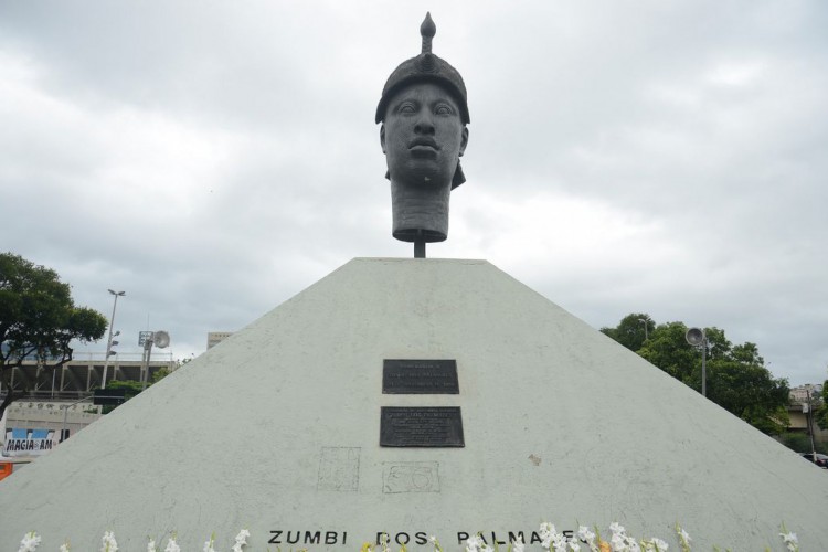  O dia da Consciência Negra tem homenagens no monumento Zumbi dos Palmares, no centro do Rio de Janeiro.