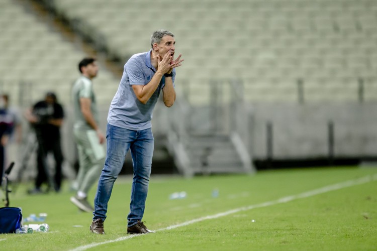 Veja quem Vojvoda irá colocar em campo no jogo entre Fortaleza e Pacajus. 