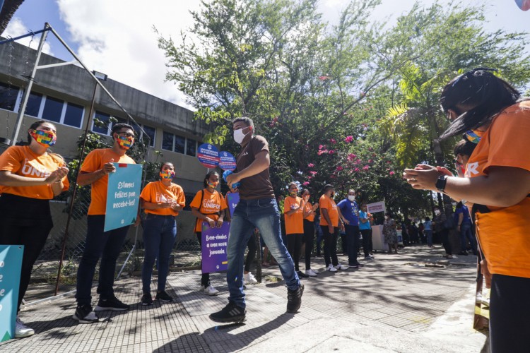 ￼No Brasil,  cerca de 3,4 milhões de candidatos farão a prova