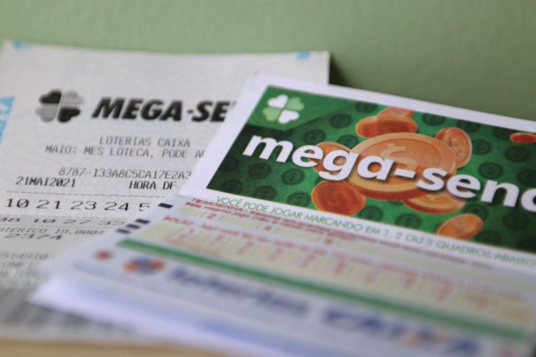 Bilhetes de aposta da mega-sena.