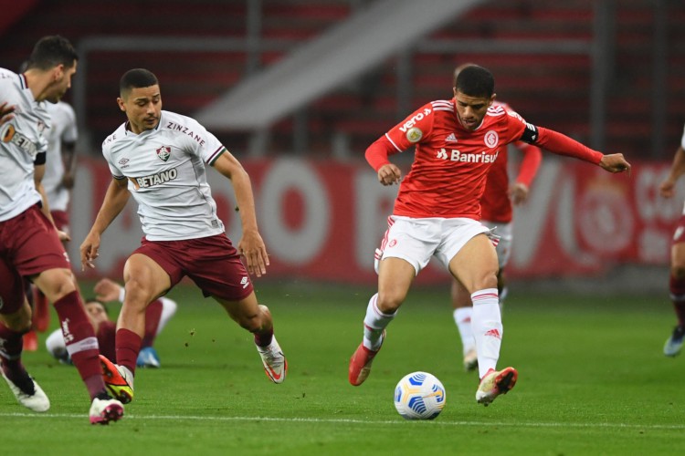 Fluminense e Internacional se enfrentam pelo Brasileirão Série A 2022 hoje, 23; onde assistir ao vivo e horário do jogo. 