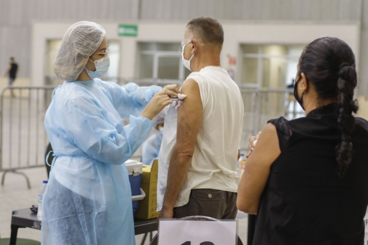 O Ceará ultrapassou a marca de 14 milhões de doses de vacinas aplicadas na campanha de imunização contra a Covid-19