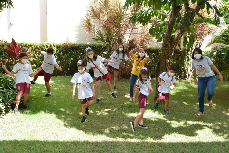 Contraturno conta com atividades que promovem maior interação entre alunos e cuidados com a saúde integral 