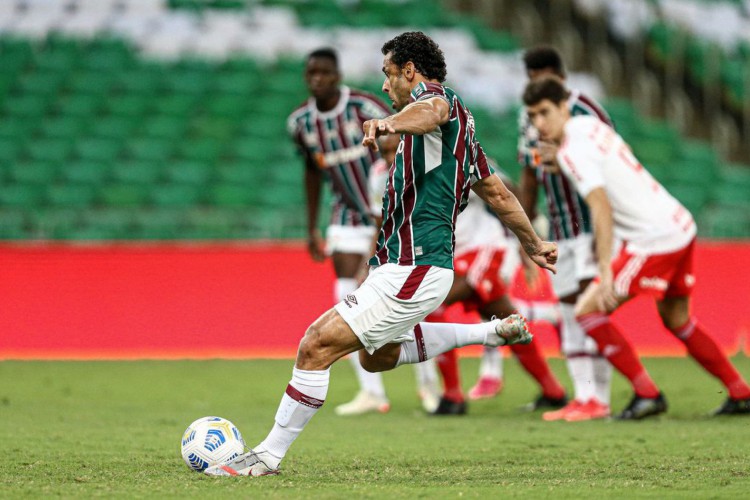 Com gol de Fred, Fluminense vence o Internacional no Maracanã