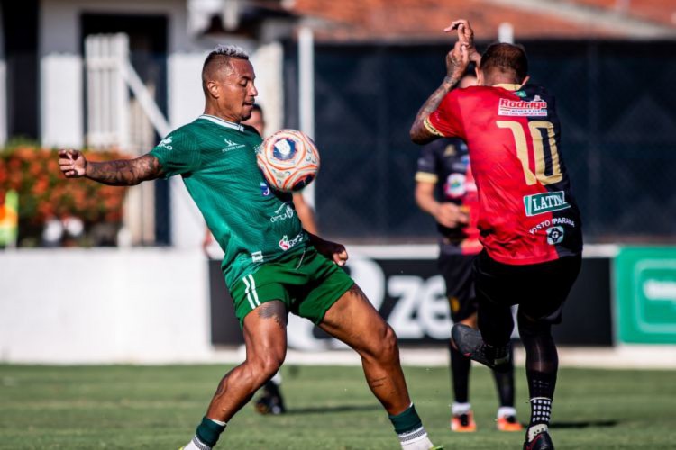 Lance de Caucaia 0 x 1 Icasa, jogo que deu o título da Taça Fares Lopes 2021 ao Verdão do Cariri