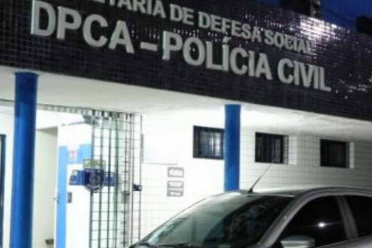 Dupla foi levada ao Departamento de Polícia da Criança e do Adolescente (DPCA) 