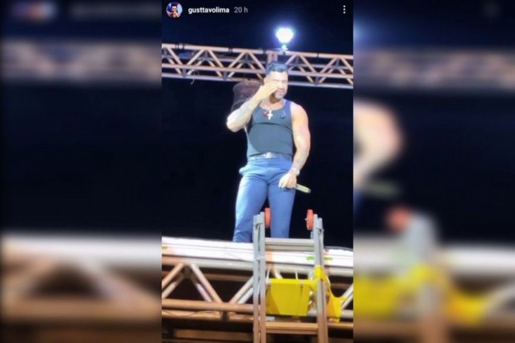 Gusttavo Lima se emocionou em seu último show em São José do Rio Preto, em São Paulo.