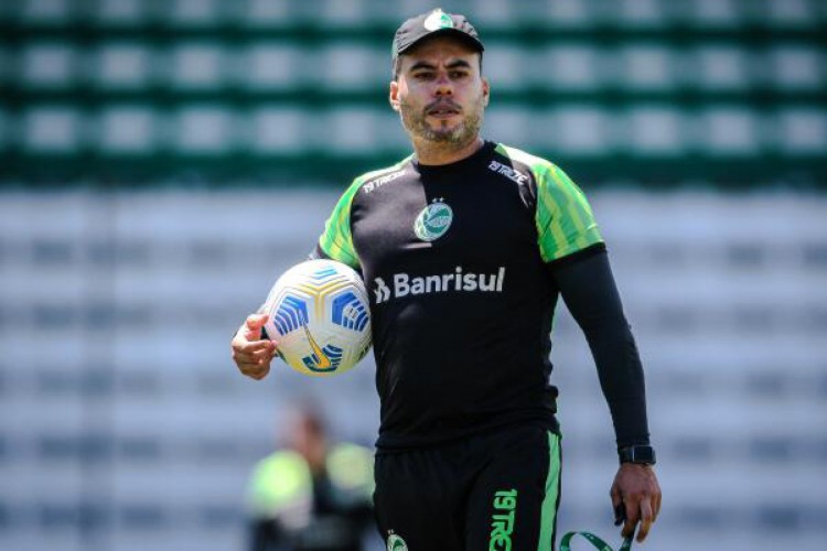 Jair Ventura é o atual técnico do Juventude, mas não comandará a equipe diante do Fortaleza nesta sexta-feira, 3. 