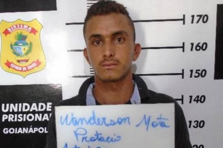 Wanderson Mota Protácio cometeu um triplo homicídio e segue foragido.