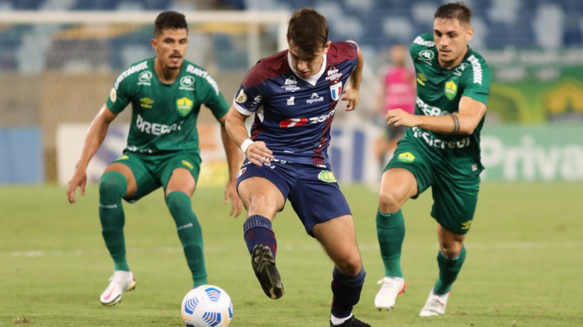 Cuiabá enfrenta o Fortaleza buscando concretizar a permanência na Série A  do Campeonato Brasileiro