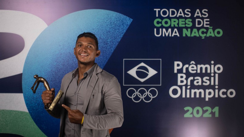 Campeões Em Tóquio Rebeca Andrade E Isaquias Queiroz Levam O Prêmio Brasil Olímpico 2021