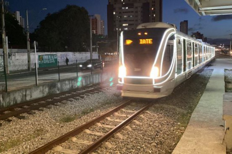 Linhas de metrô de cidades cearenses recebem decoração natalina.