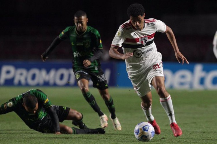 Confira onde assistir ao vivo ao jogo, horário, provável escalação e demais informações de América-MG x São Paulo pela Série A do Brasileirão. 