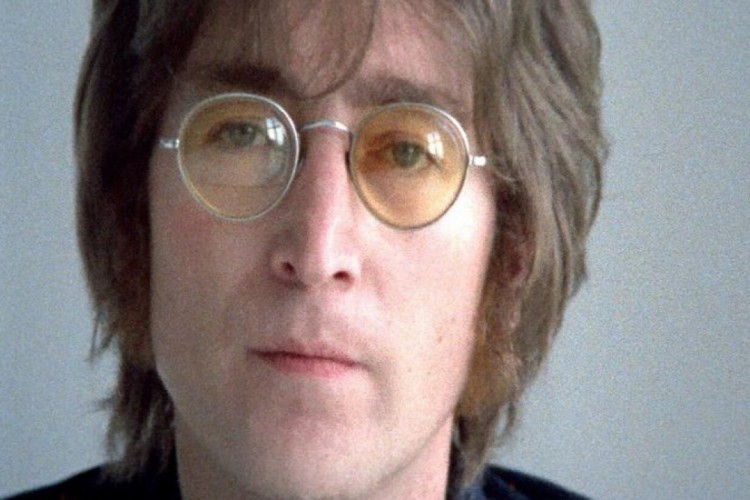 Há 41 anos, morria o cantor e compositor John Lennon