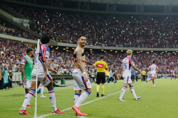 Yago Pikachu comemora gol marcado para o Fortaleza diante do Bahia pela última rodada do Brasileirão 2021. 