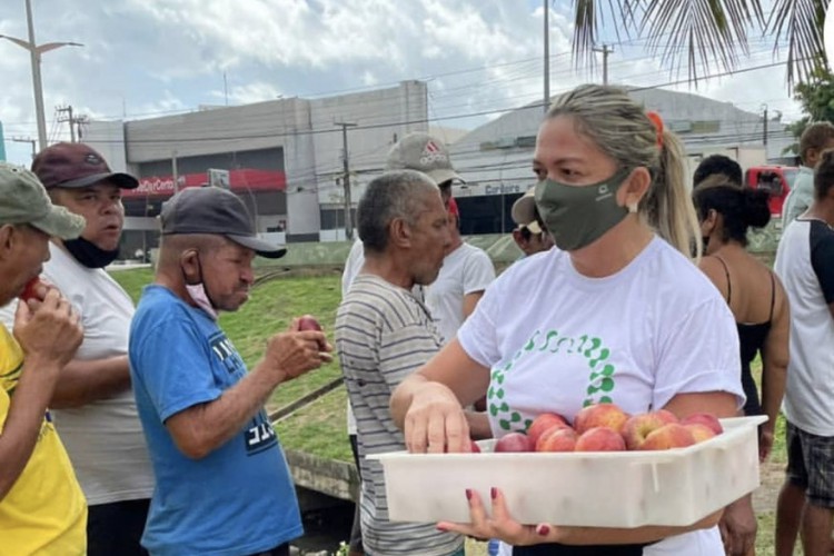 Uma média de 20 voluntários estarão presentes na campanha da Amebem, neste sábado, para atender os moradores com a distribuição de kits com roupas e alimentos