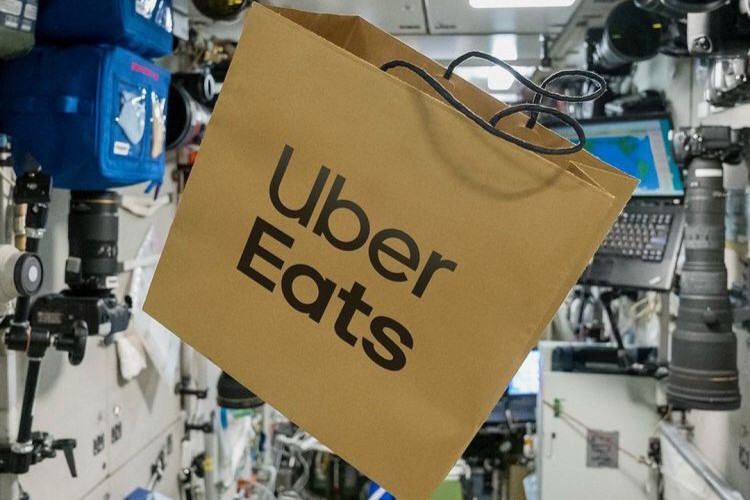 A plataforma de entrega de refeições, Uber Eats, realizou a primeira entrega de comida a Estação Espacial Internacional (ISS)