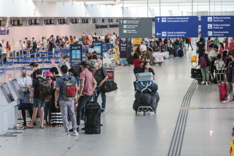 Voo em que o homem era passageiro vinha de São Paulo