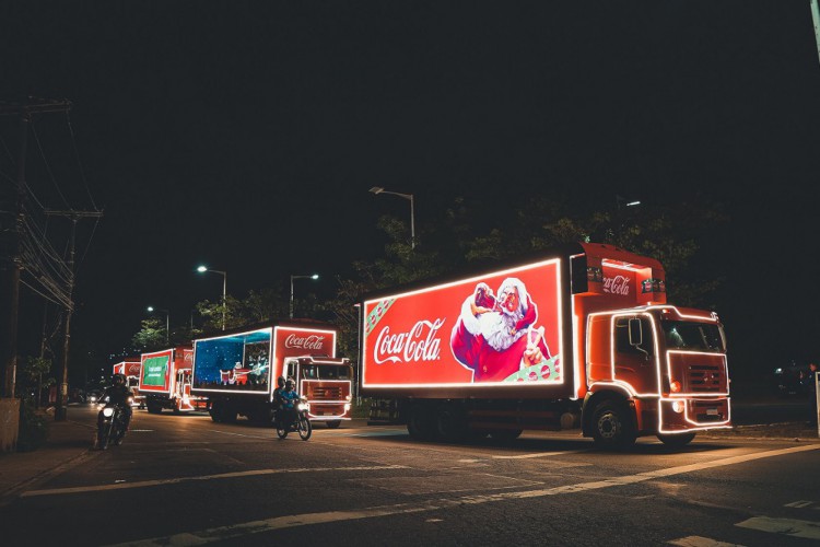 A caravana de Natal da Coca-cola deve passar em Fortaleza e Região Metropolitana de 19 a 21 de dezembro