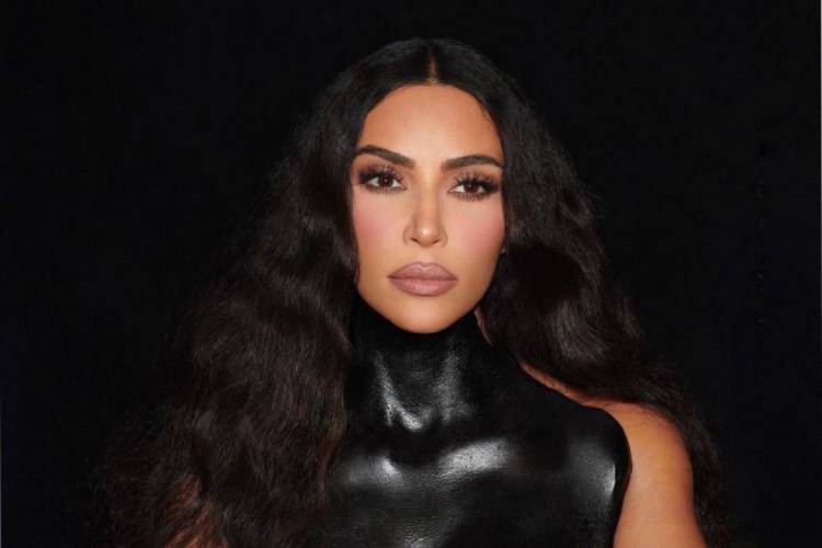 Kim Kardashian terá seu primeiro papel de destaque como atriz em nova temporada de "American Horror Story"; série de terror produzida por Ryan Murphy contará com Emma Roberts novamente no elenco