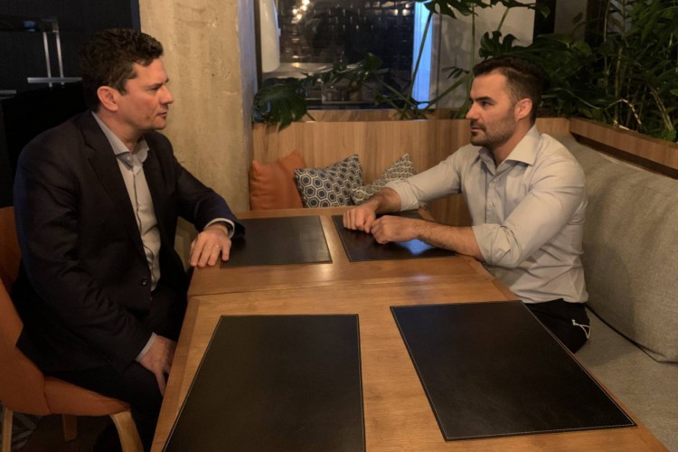 Sérgio Moro em encontro com o deputado estadual Arthur do Val, o "Mamãe Falei"