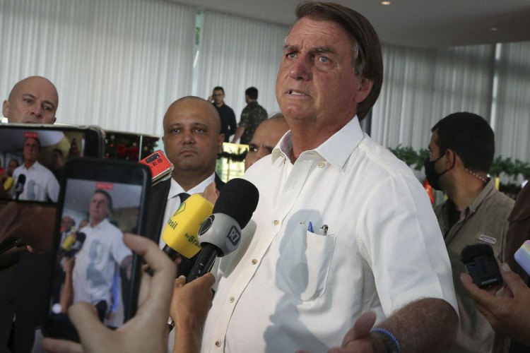 O governador de Goiás, Ronaldo Caiado e o presidente da República, Jair Bolsonaro falam à imprensa no Palácio da Alvorada