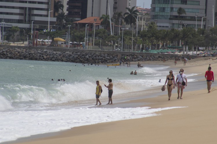 Algumas praias de Fortaleza estão improprias para banho. 